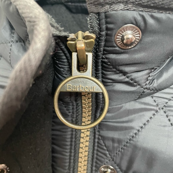 Women's Barbour Cavalry Black Polarquilt Quilted Jacket size 10 M/L Zip Pockets - Picture 11 of 14